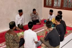 Usai pembinaan, Polsek Krueng Raya kembalikan tujuh remaja ke aparatur gampong