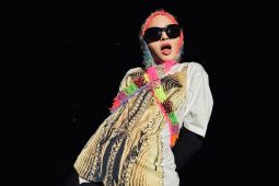 Saat konser "Celebration", Madonna boyong anaknya ke atas panggung