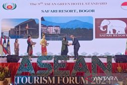 Taman Safari Bogor meraih ASEAN Green Hotel Award di ATF 2024
