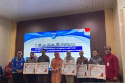 Pemkot Pangkalpinang beri penghargaan lima instansi berkontribusi pada pembangunan