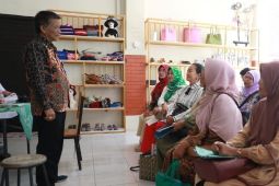 Disnaker KUKM Kota Madiun lakukan kurasi produk