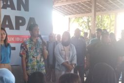 Gibran dan Selvi audiensi dengan ibu-ibu hamil di Cipayung Depok