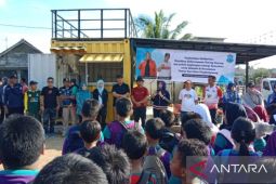 Pj Wali Kota Pangkalpinang gotong royong bersama masyarakat di Kelurahan Opas Indah