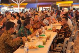 Wakapolri nikmati kuliner otak-otak khas Tanjungpinang