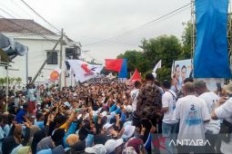 Ribuan orang pendukung Prabowo-Gibran senam "gemoy" bareng