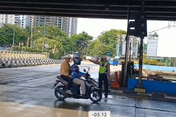 Kabel listrik PLN dicuri sebabkan lampu lalu lintas di Jalan RE Martadinata mati