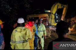 Longsor timbun tiga titik jalinsum di Taput, tiga orang tewas