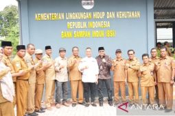 Pemerintah Bima NTB operasikan bank sampah induk bantuan Kementerian LHK