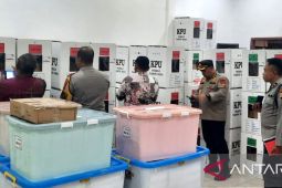 KPU Teluk Wondama gunakan kapal distribusi logistik pemilu ke daerah pesisir