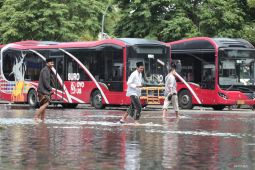 BPBD Jatim bantu pengungsian warga terdampak banjir Sidoarjo