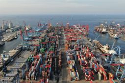 Subholding Pelindo catat arus peti kemas tumbuh 2,63 persen pada 2023