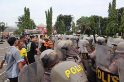 Polres Situbondo latih seratusan personel mengendalikan massa