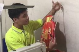 Imlek, perajin tas lampion di Blitar banjir pesanan