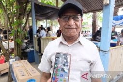 Polda Papua bantu kapal angkut logistik di Biak dan Supiori