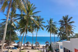 Libur panjang akhir pekan, Pantai Marina dipadati pengunjung luar Lampung