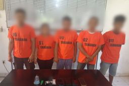 Pesta sabu, seorang perempuan dan empat pria diamankan Polres Simalungun