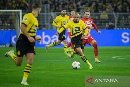 Dortmund telan Freiburg 3-0, Donyell Malen cetak dua gol