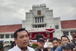 Wali Kota Banjarbaru imbau warga jujur dan santun saat salurkan suara