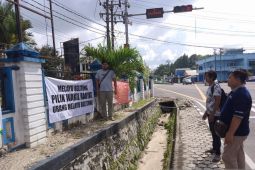 Bawaslu Belitung turunkan spanduk bermuatan SARA di masa tenang