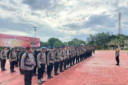 Polda Kaltim berangkatkan 116 personil untuk pengamanan TPS di Kutim