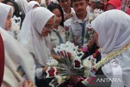 Gubernur Khofifah tekankan kepala sekolah cetak generasi emas