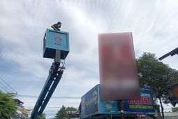 Bawaslu Buleleng tertibkan alat peraga kampanye