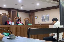 Hakim tolak nota keberatan terdakwa korupsi bansos Richard Cahyanto