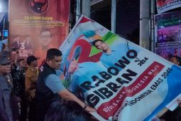 Satpol PP Medan turunkan ratusan  APK hingga hari kedua masa tenang
