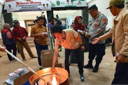 KPU Kutim musnahkan 1.993 surat suara rusak