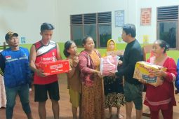 Dinsos Tanah Bumbu salurkan bantuan korban banjir