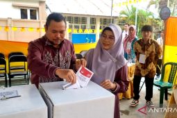 Penjabat Gubernur nyoblos di Gorontalo