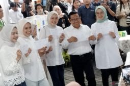 Cak Imin hadir di TPS bersama keluarga untuk mencoblos