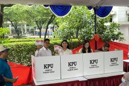 Kaesang dan istri "nyoblos" di TPS 063 Setiabudi