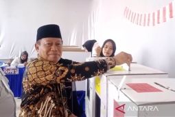 Wali Kota Tanjung Balai sekeluarga "Nyoblos" di TPS 16 Pahang
