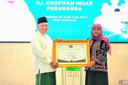 Khofifah raih penghargaan "Best Devotion" dari PWNU Jatim