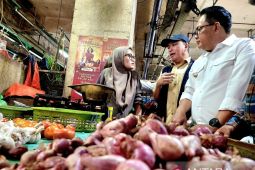 KPPU RI-Pemprov Jatim minta tak ada permainan harga bahan pokok