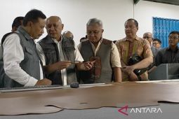Menkop UKM: Produk kulit dari Garut bisa kuasai pasar nasional
