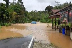 Banjir rendam jalan nasional perbatasan Indonesia-Malaysia