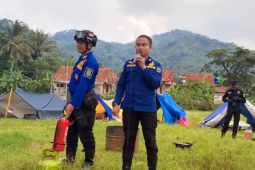 Damkar Kuningan edukasi siswa sekolah cegah bahaya kebakaran