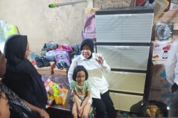 Mensos beri bantuan tambahan modal usaha bocah yang menjadi tulang punggung keluarga