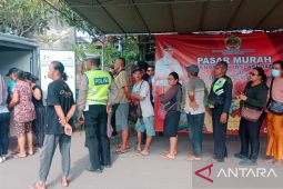 Masyarakat serbu pasar murah di desa Mas, Gianyar