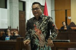 Mantan Ketua DPRD Sumbawa Barat menjadi saksi di sidang korupsi perusda