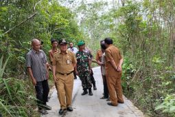 Warga Desa Muara Uya bangun jalan usaha tani secara swadaya