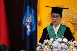 Rektor UI kukuhkan Amiliana Mardiani Soesanto sebagai guru besar
