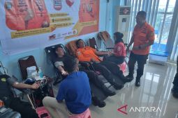 Basarnas Manokwari gelar donor darah untuk bantu PMI
