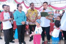 Merawat bahasa Biak untuk menjaga regenerasi penuturnya