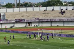 Liga 1 - Persita imbangi Persebaya 1-1 berkat gol bunuh diri Paulo Henrique