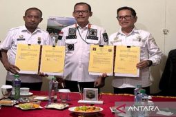 Secretary hands over "Sukma" to Kotabaru Penitentiary inmates