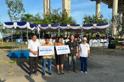 BPJS Ketenagakerjaan Maluku serahkan santunan JKK petugas kebersihan kota Ambon
