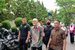 Try Sutrisno ikuti PSU di TPS 043 Menteng Jakpus